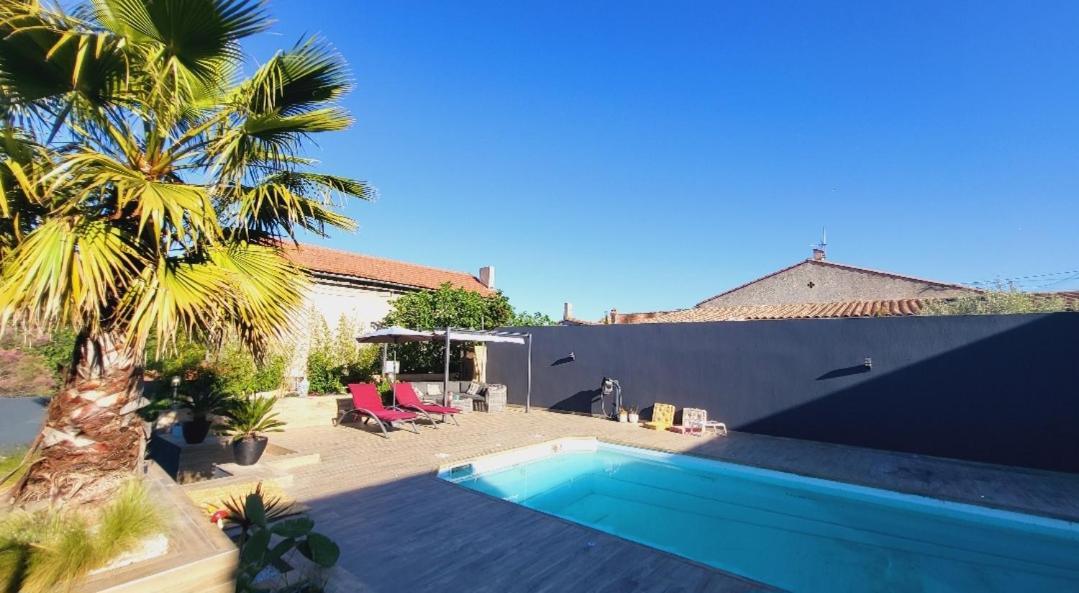 Prive Attenant Piscine Apartment